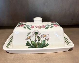 Portmeirion Botanic Garden Butter Dish with Daisy Motif