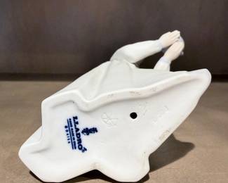 Lladro "The Kiss" Porcelain Figurine