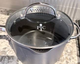 Pampered Chef "The Rock" Saucepan