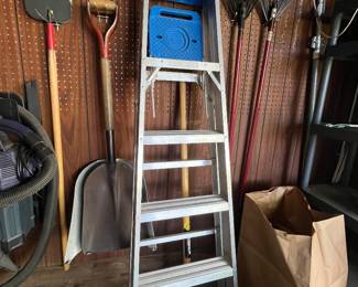 Aluminum Step Ladder