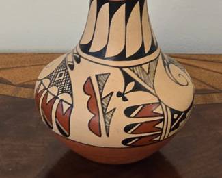 Lorela Sosa Jemez Pueblo Pottery Vase