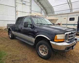 AVAILABLE NOW RUNS GREAT 2000  F250 XLT SUPER DUTY POWER STOKE DIESEL V8 4x4 RUNS GREAT 109790 MILES...  interior and exterior in fantastic condition.  Located in ATHOL, IDAHO.  TEXT KENDRA 1-208-964-2565 $21,000.00