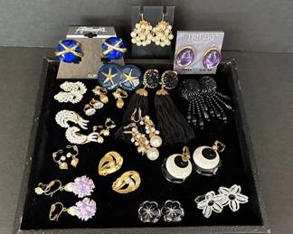 A Whole Lot of Costume Clip on Earrings * Trifari and more