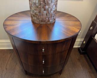 Pr. Ethan Allen oval nightstands/ end tables 26.5"h x 26"w x 21.75"d