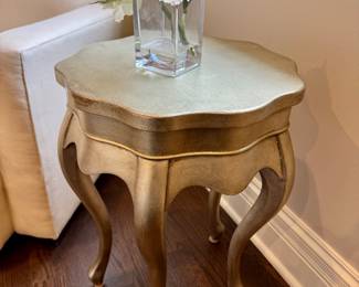 Ethan Allen five legged table 23"h x 18" diameter