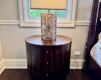 Pr. Ethan Allen oval nightstands/ end tables 26.5"h x 26"w x 21.75"d