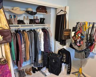 More purses...Thirty-one, Fossil, Joe Boxer, American Eagle Outfitters, Jessica Simpson, Chaps...