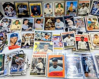 208L  105Card New York Yankees Lot with 35 Rookies