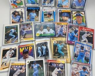 73L  Lot of 25 George Brett Baseball Cards