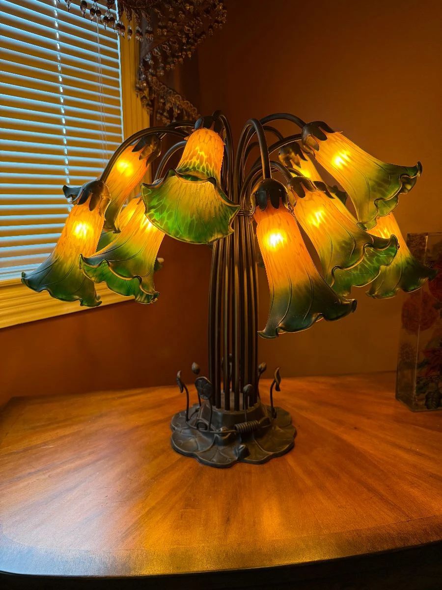 #69 Tiffany style Lily lamp 15 lights hand blown glass shades 21.5"Hx25"W $375.00