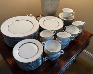 #37	Lenox Oxford White Echo Service for 14 with extra pieces 81 pieces	 $325.00 
