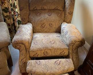 #6	La-Z-Boy Recliner	 $150.00 