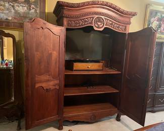 #9	Armoire Cabinet (50w x 29d x 87h)	 $150.00 
