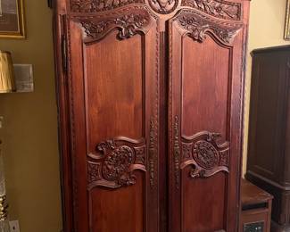 #9	Armoire Cabinet (50w x 29d x 87h)	 $150.00 