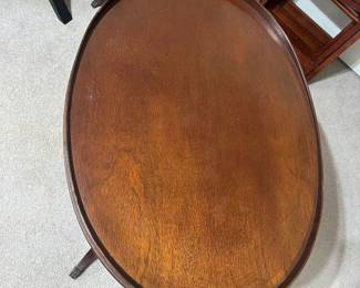 #89	Vintage Oval Side Table 24w x 18d x 26h)	 $60.00 