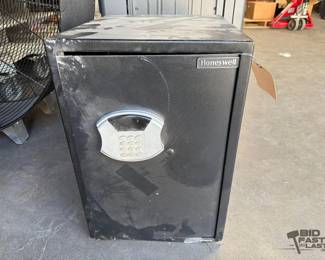 2452 Honeywell Safe
