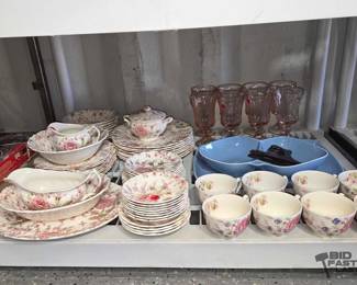 5576 Vintage Johnson Brothers Rose Chintz China with Pink Floral Pattern
