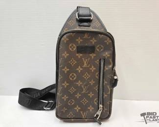 1802 Louis Vuitton Slingbag