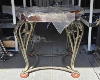 2952  Decorative Table