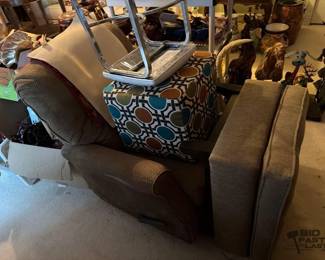 7012 Recliner and 2 Foot Rests