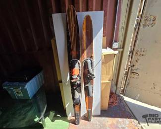 6000 Taperflex and Maherajah Waterskis