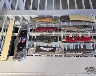 5586 Pocket Knives