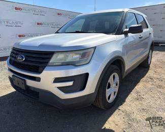 232 2016 Ford Explorer