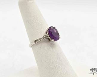 806 10kt Gold Ring with Diamonds and SemiPrecious Stone, 2.2g