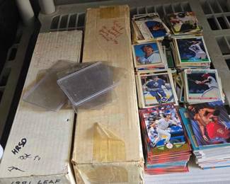 2930 Collectable Trading Cards