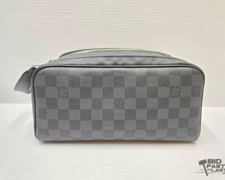1800 Louis Vuitton Dopp Kit Bag