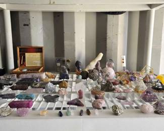 2936  Polished Crystals and Mineral Rocks