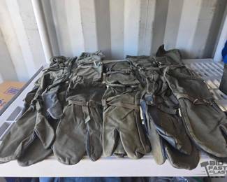 5006 WWII Vintage Canvas Military Style Mittens