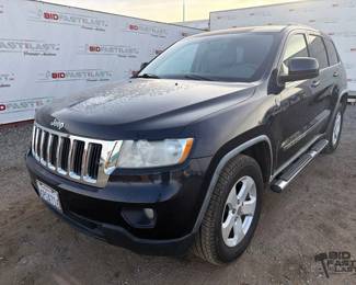 233 2011 Jeep Grand Cherokee