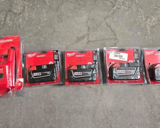 2522 M28 Red Lithium Milwaukee Battery Packs and Charger