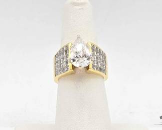 651 18k Gold Ring with Diamonds and SemiPrecious Stone, 15.2g