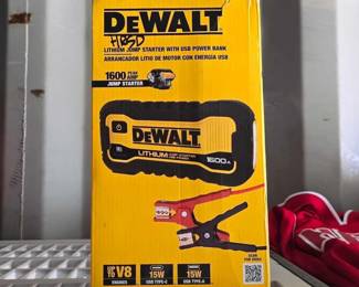 2916  Dewalt Lithium Jump Starter with USB Power Bank