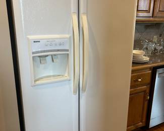 KENMORE-VERY CLEAN