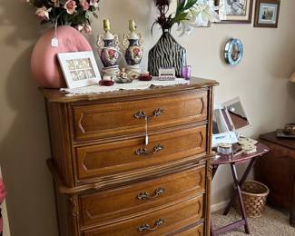 CHEST OF DRAWERS