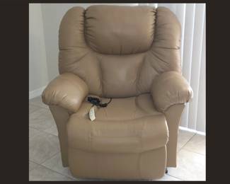 Like New Super Comfy Electric Lift Recliner