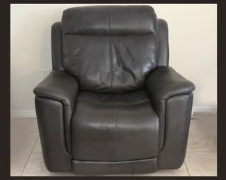 Very Nice Electric Recliner; Super Comfy