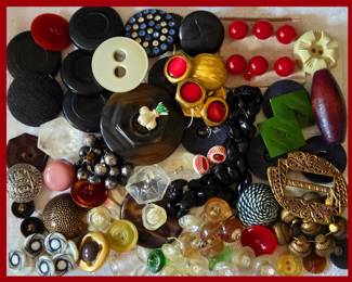 Good Selection of Vintage Buttons
