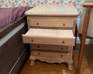 Fremarc design chest, great storage 