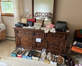 Thomasville Dresser with mirror