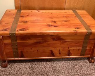 Fabulous Vintage Cedar Chest!
