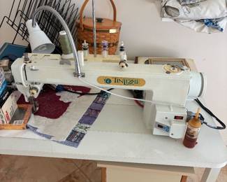 Tin Lizzie Quilting Machine TL18  with table and attachment's