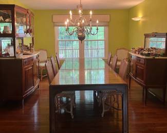 Heritage Furniture 118" Dining Room Table