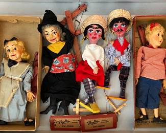 Nice collection of vintage Hazellle’s Marionettes 