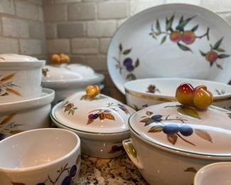 Eversham China serving pieces