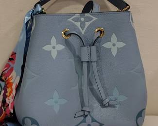 Rare Louis Vuitton Neonoe crossbody in blue tall shoulder b