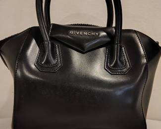 GIVENCHY ANTIGONA CALF SKIN VERSION